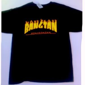 “Bangtan sonyeondan” black T-shirt